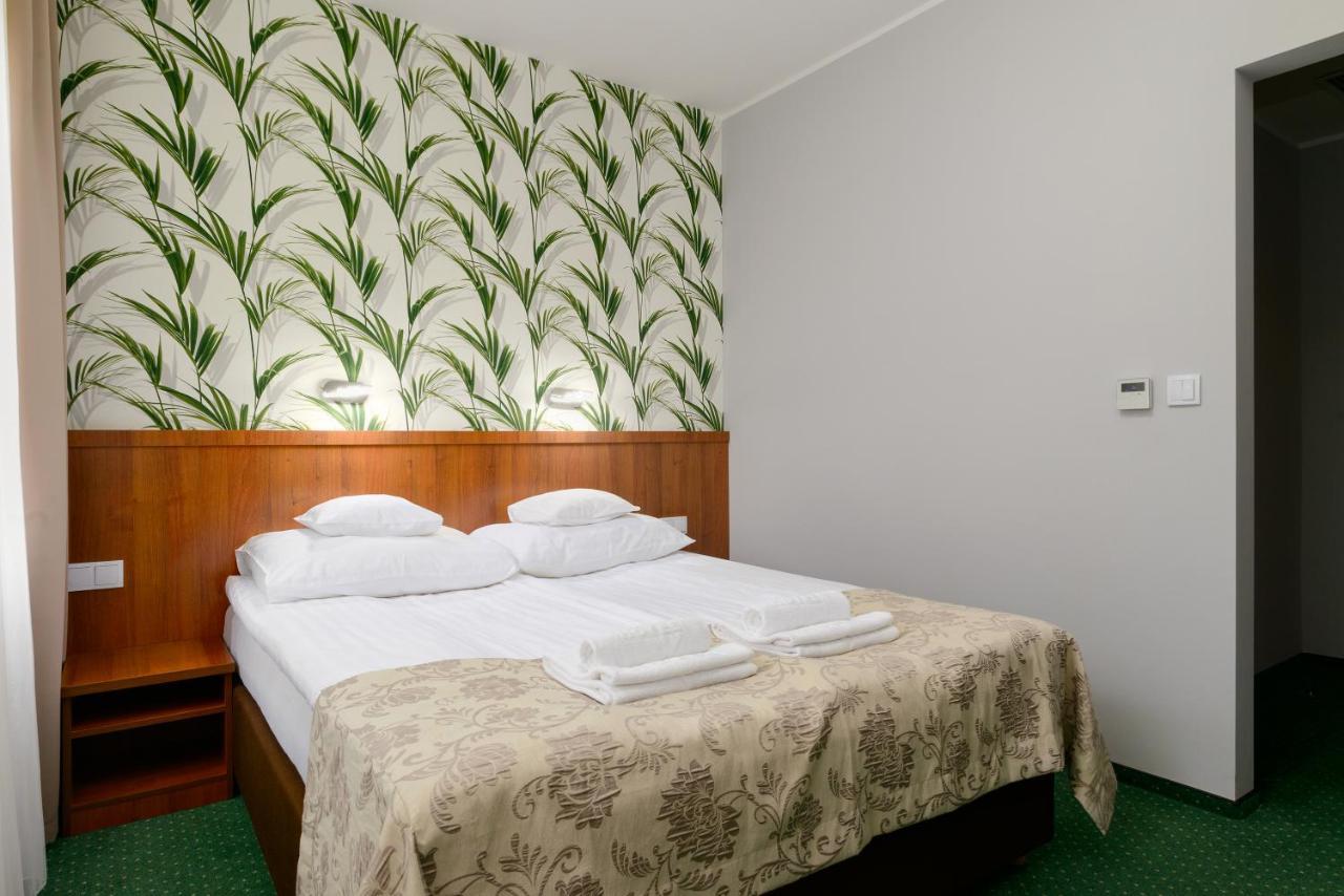 פוזנן Hotel Zielony מראה חיצוני תמונה