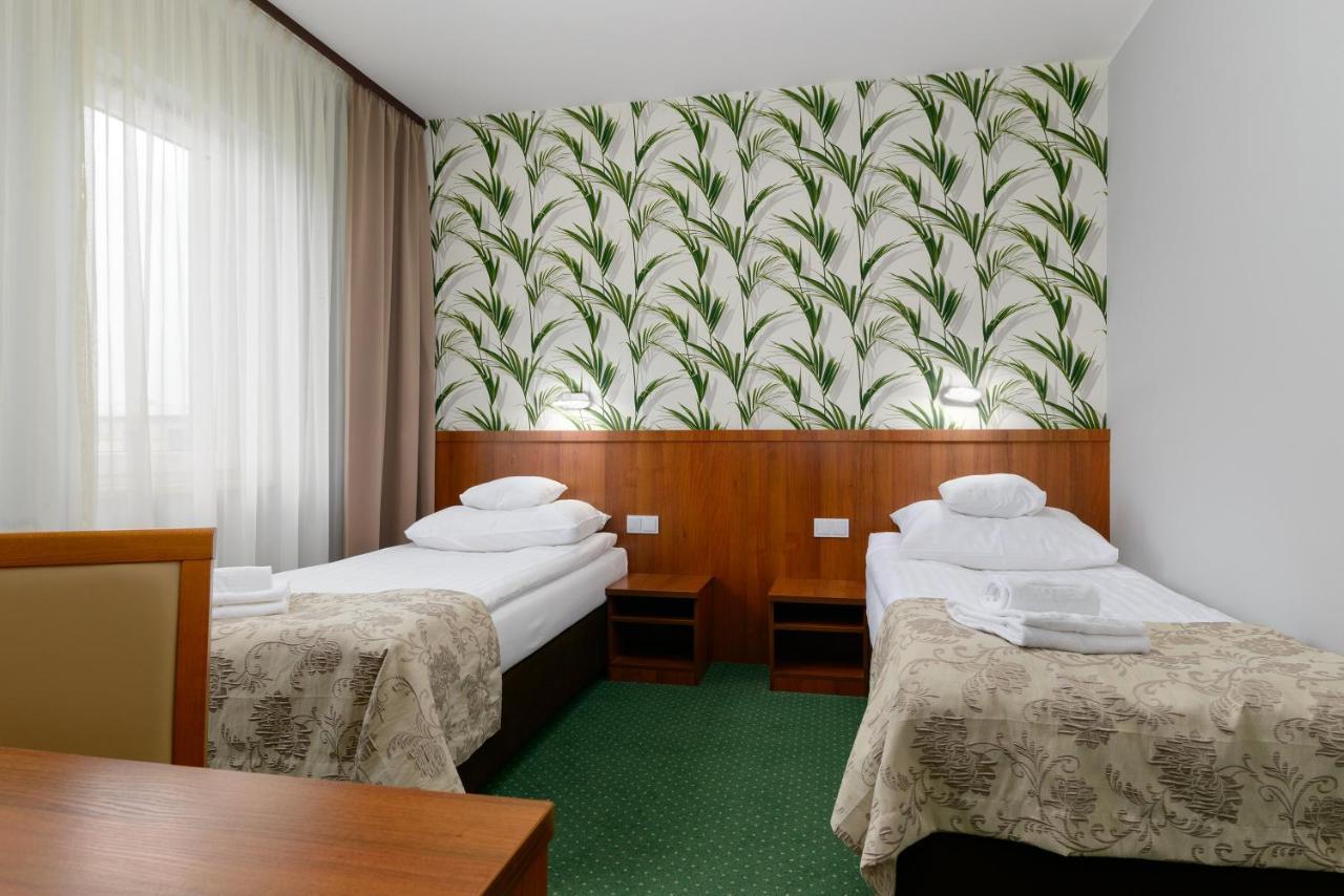 פוזנן Hotel Zielony מראה חיצוני תמונה