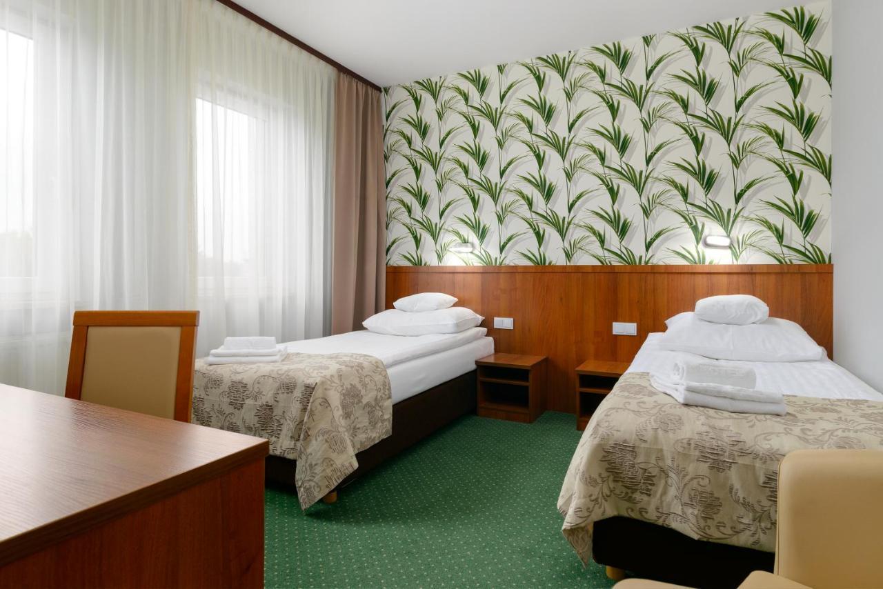 פוזנן Hotel Zielony מראה חיצוני תמונה