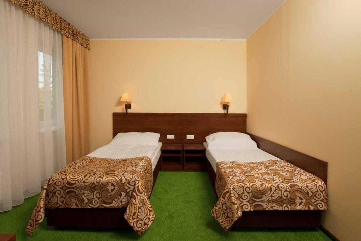 פוזנן Hotel Zielony מראה חיצוני תמונה
