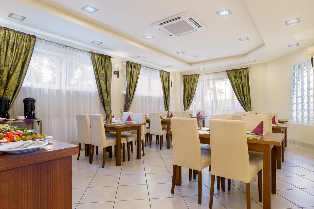 פוזנן Hotel Zielony מראה חיצוני תמונה