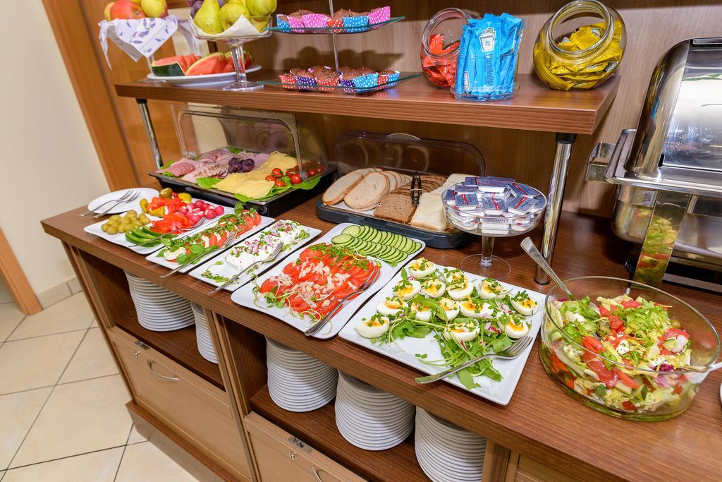 פוזנן Hotel Zielony מראה חיצוני תמונה