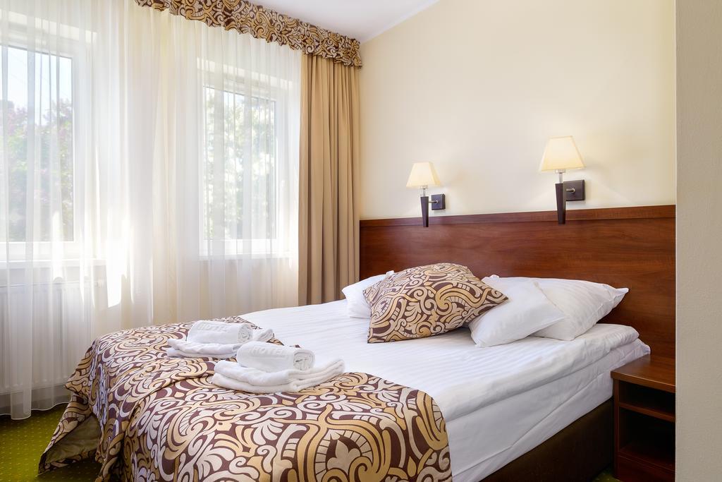 פוזנן Hotel Zielony מראה חיצוני תמונה