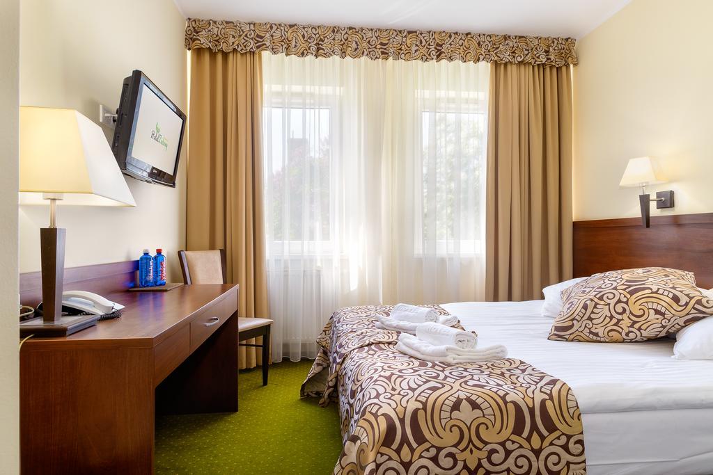 פוזנן Hotel Zielony מראה חיצוני תמונה