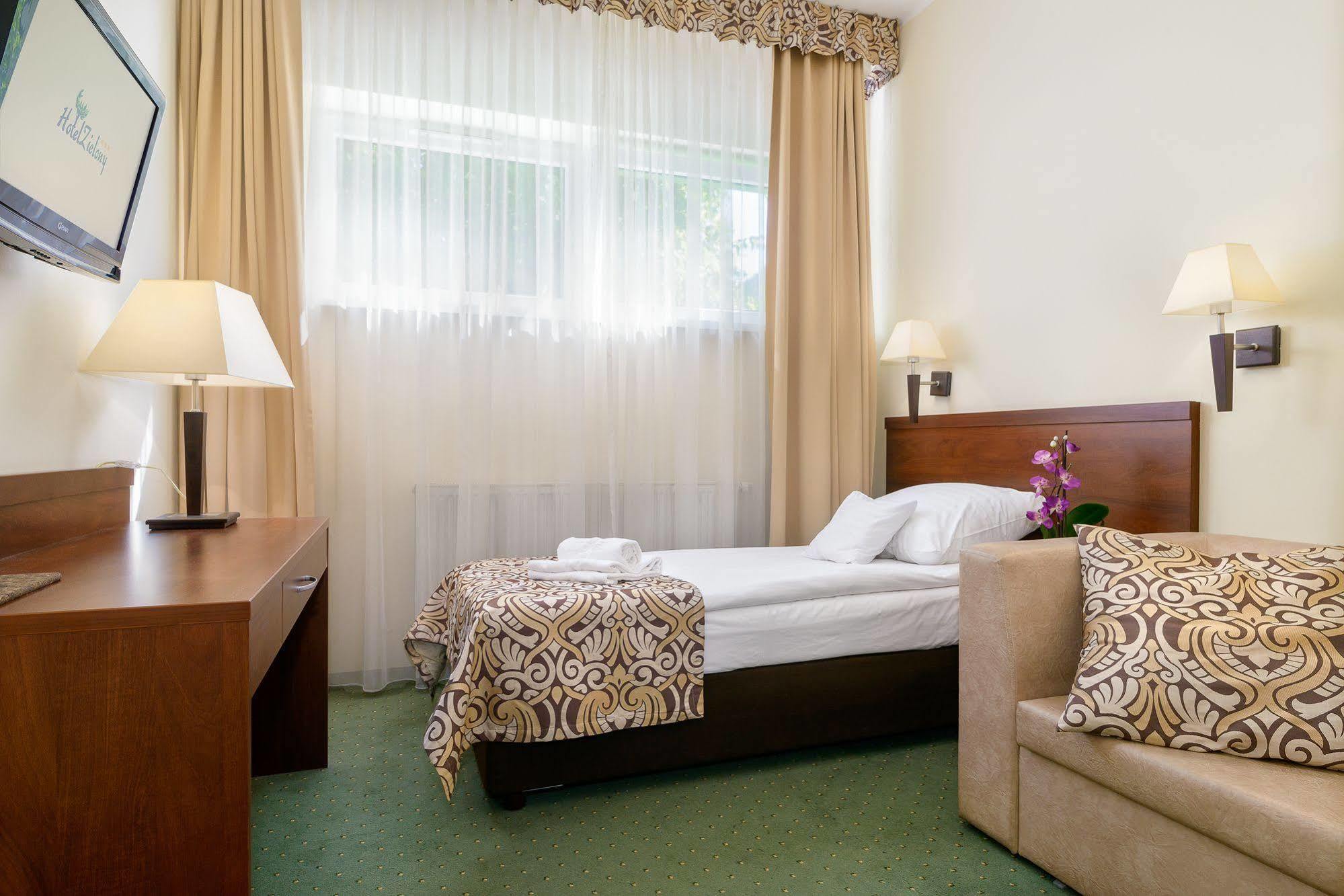 פוזנן Hotel Zielony מראה חיצוני תמונה