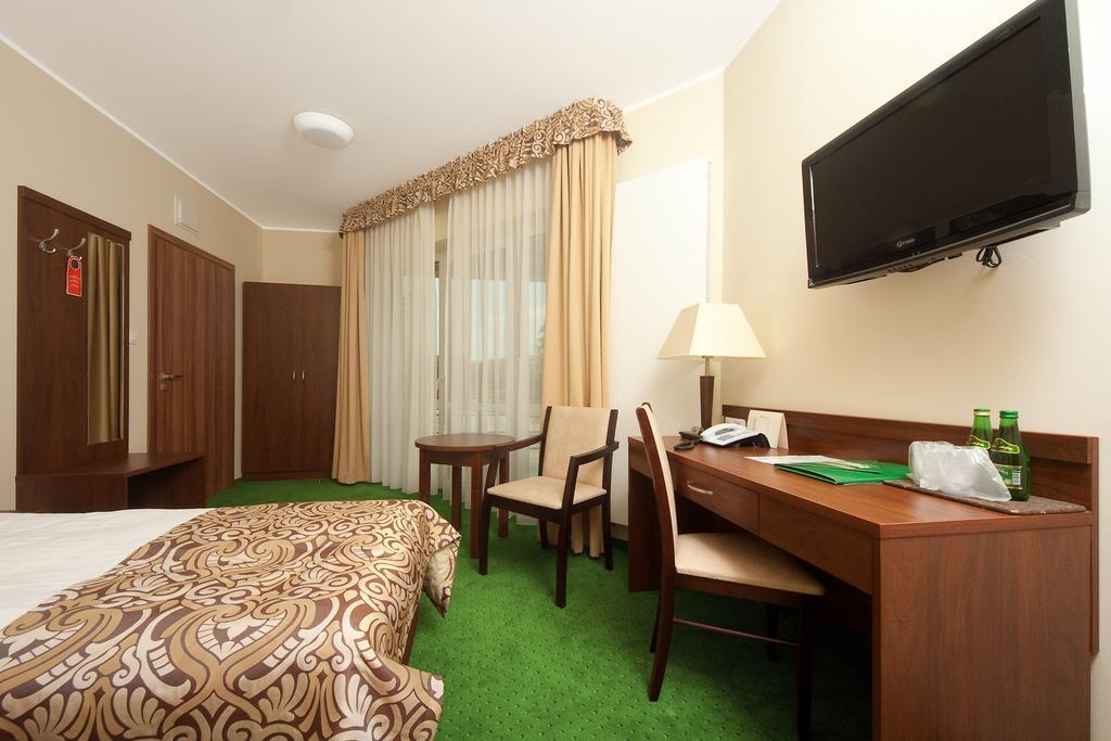 פוזנן Hotel Zielony מראה חיצוני תמונה
