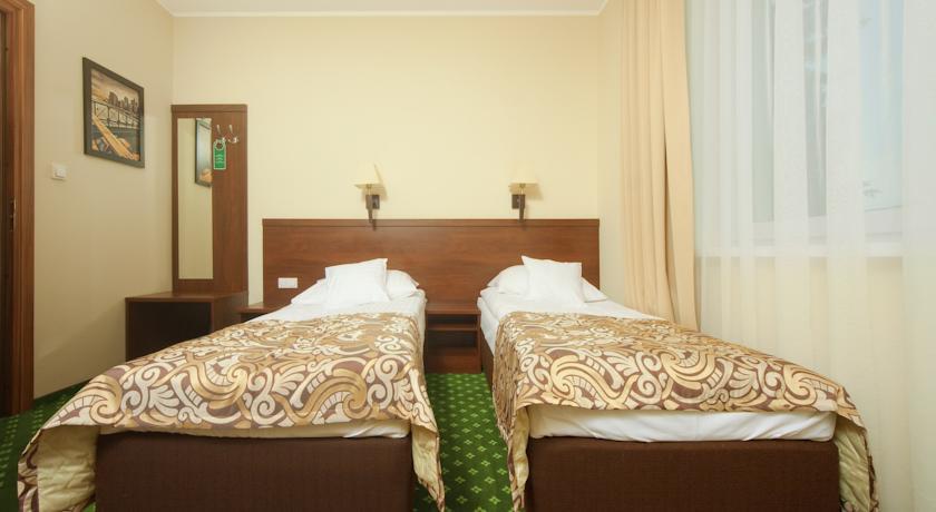 פוזנן Hotel Zielony מראה חיצוני תמונה