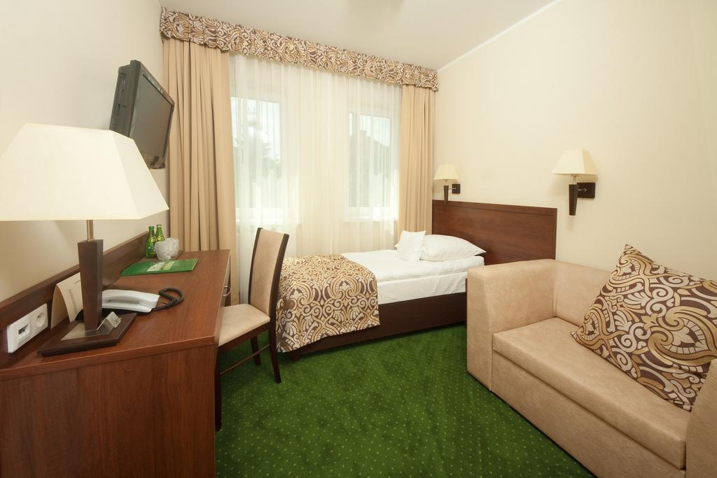 פוזנן Hotel Zielony מראה חיצוני תמונה